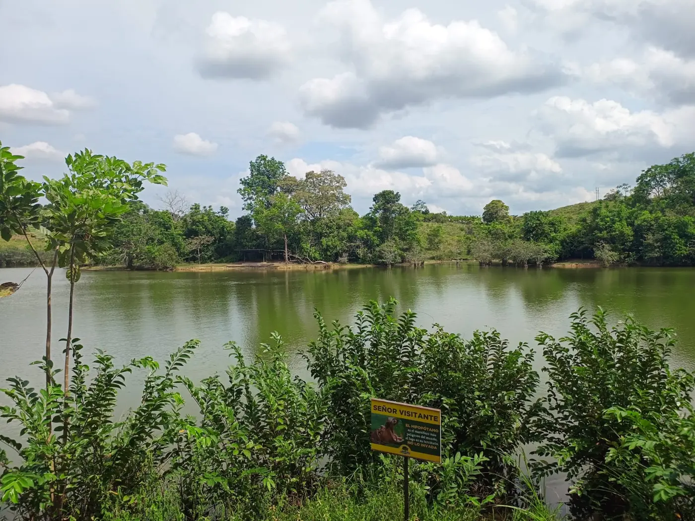 Cielo y lago en Doradal